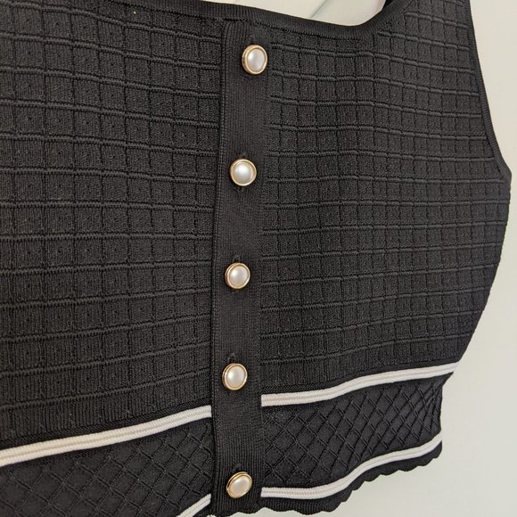 Aritzia Babaton sculpt knit button cropped SOLD - Picture 4 of 8